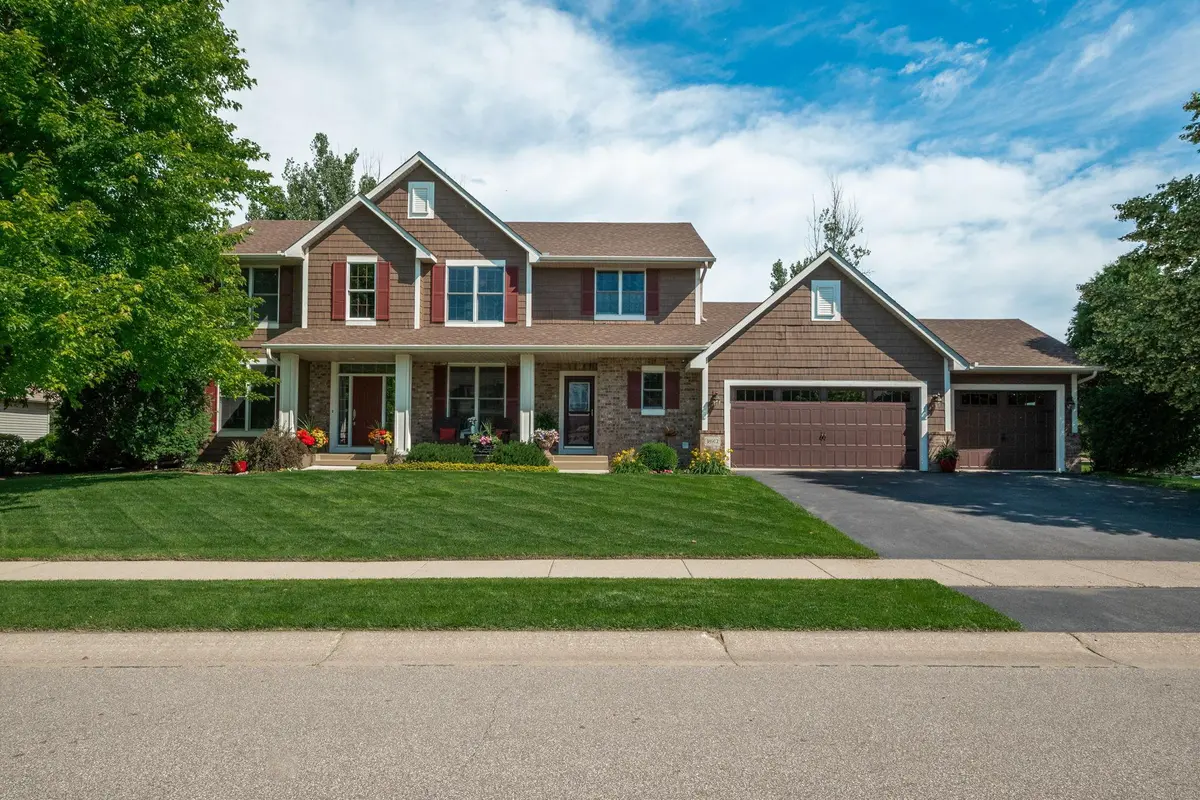 18912 Explorer TRL, Eden Prairie, MN 55347