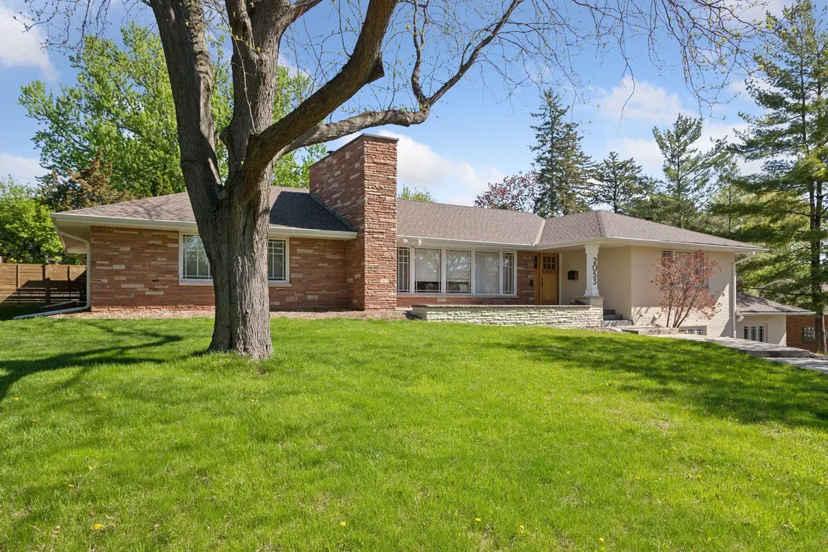 2053 Upper Saint Dennis RD, Saint Paul, MN 55116
