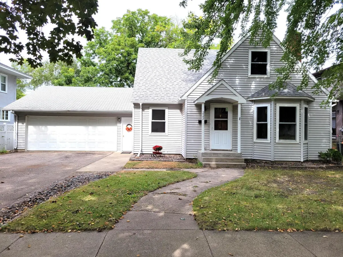 227 E Rooney AVE, Appleton, MN 56208