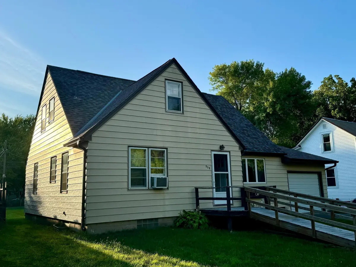350 S 9th ST, Bird Island, MN 55310