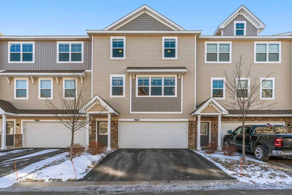 9660 Merrimac LN N, Maple Grove, MN 55311