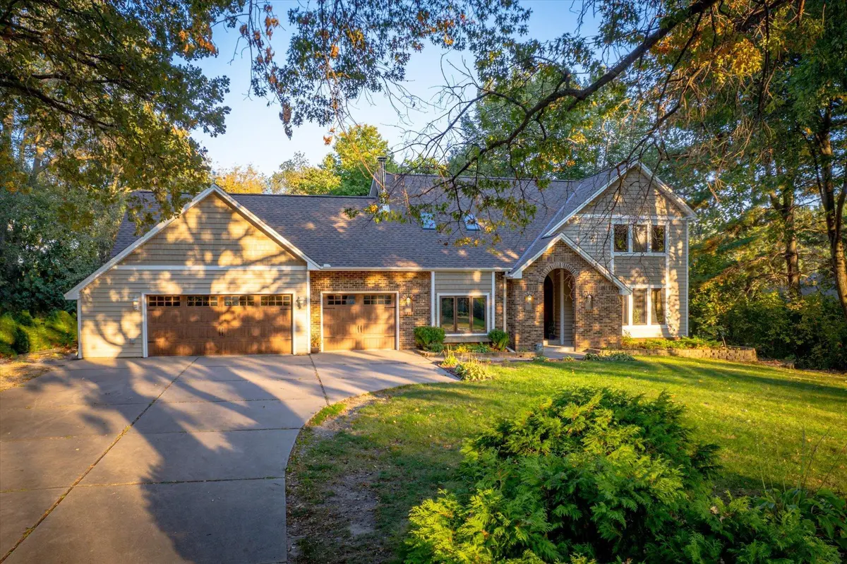 26365 Golden CT, Wyoming, MN 55092