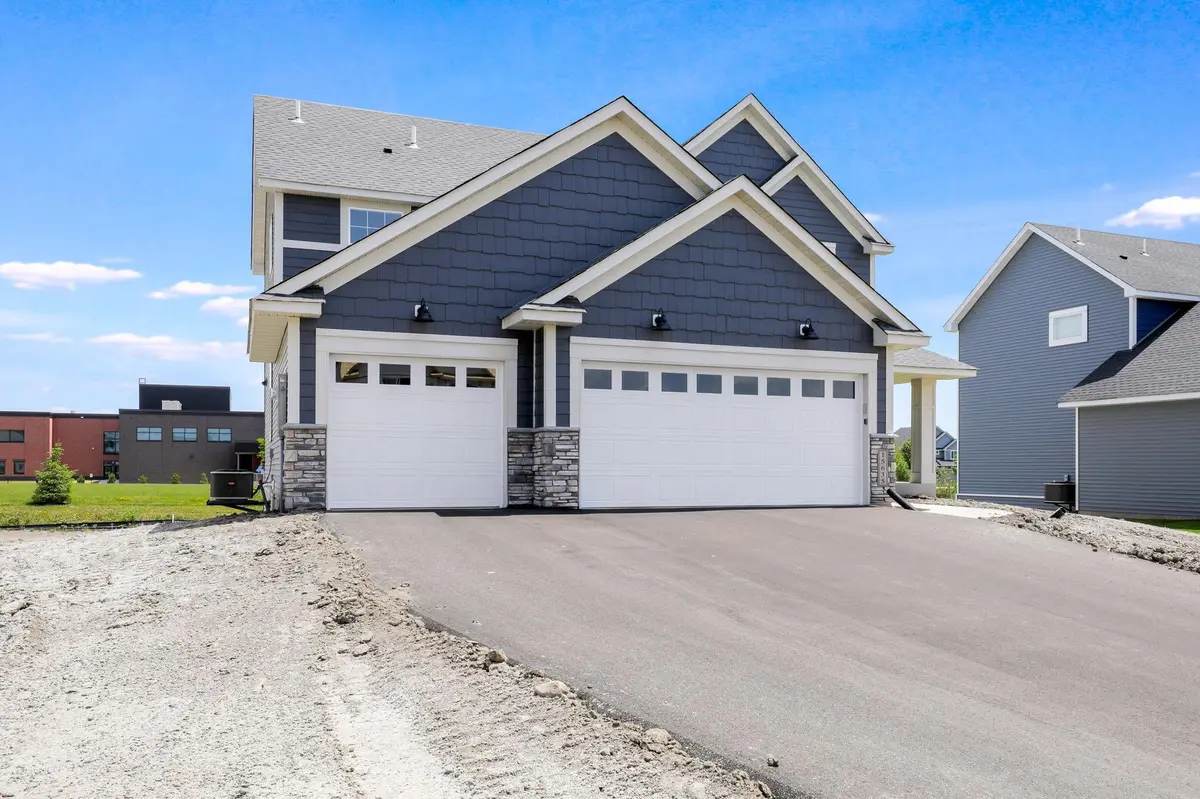 8359 157 AVE, Savage, MN 55378