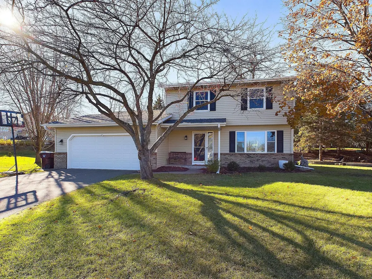 3890 Newtown CT, Eagan, MN 55123