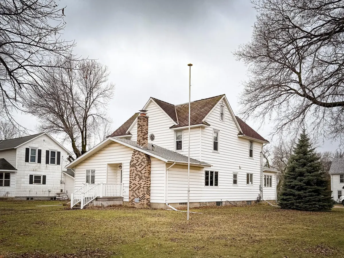 19 N Osborne ST, Sherburn, MN 56171