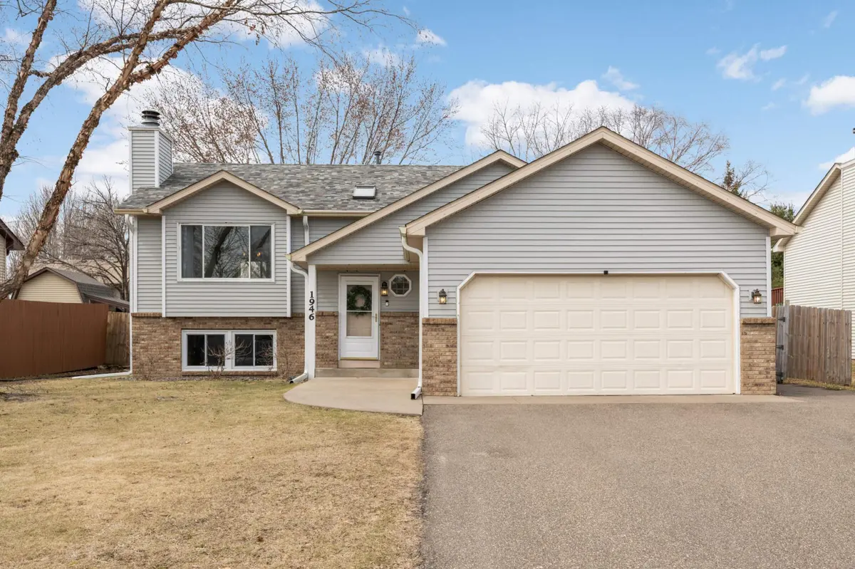 1946 Helmo AVE N, Oakdale, MN 55128