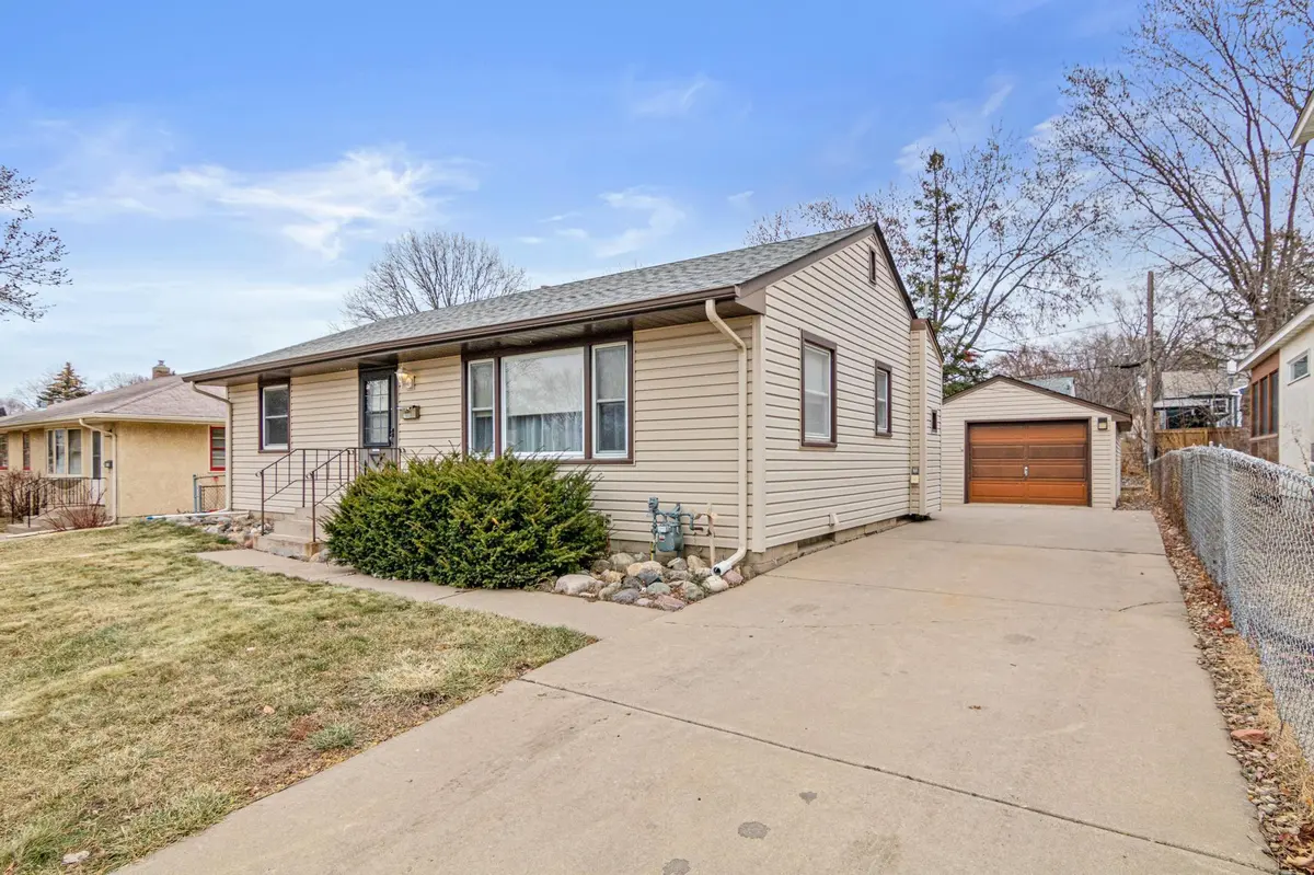 1968 Northwood DR, North Saint Paul, MN 55109