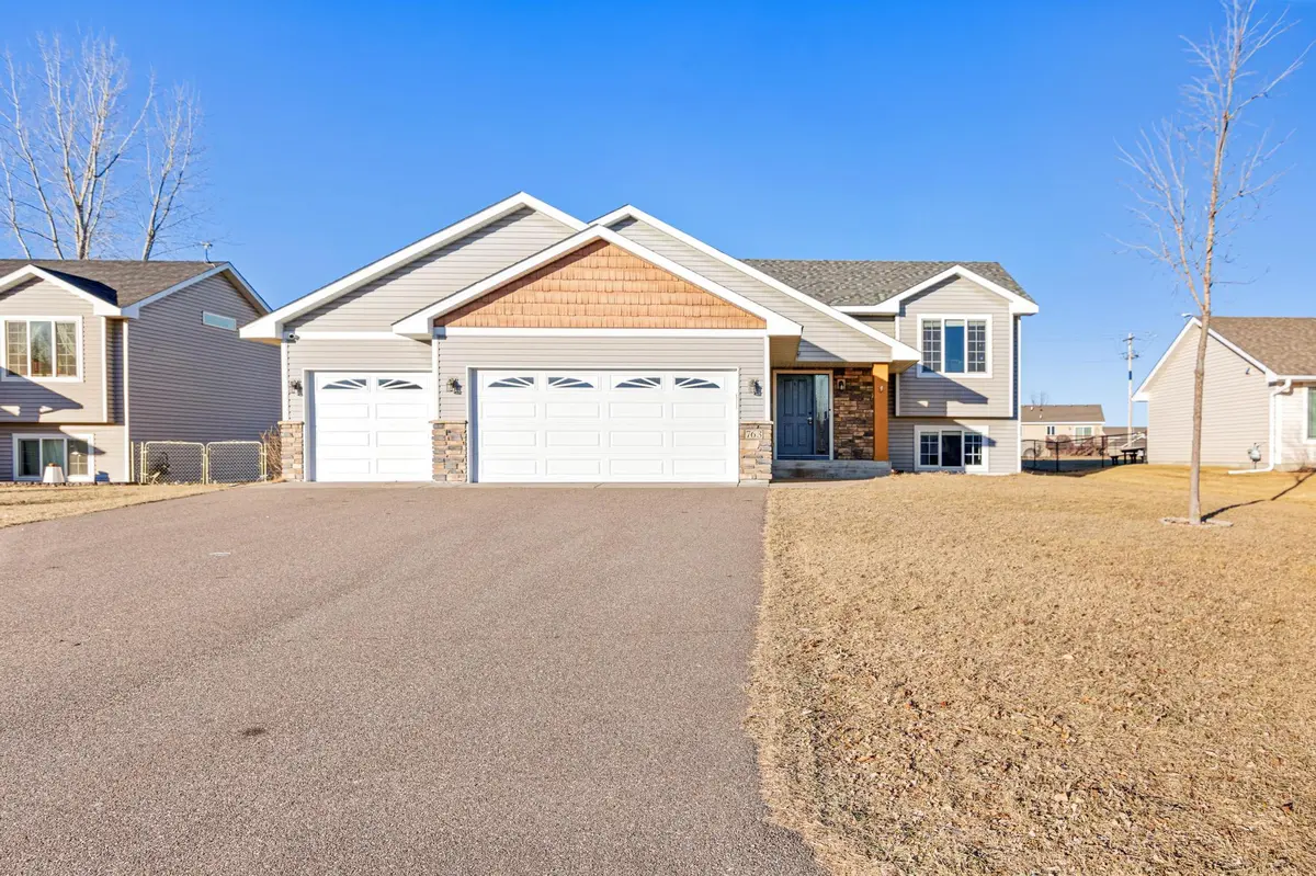 763 Park Brook RD NW, Isanti, MN 55040