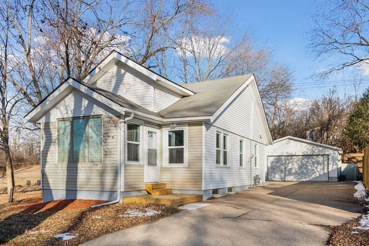 6026 White DR, Prior Lake, MN 55372