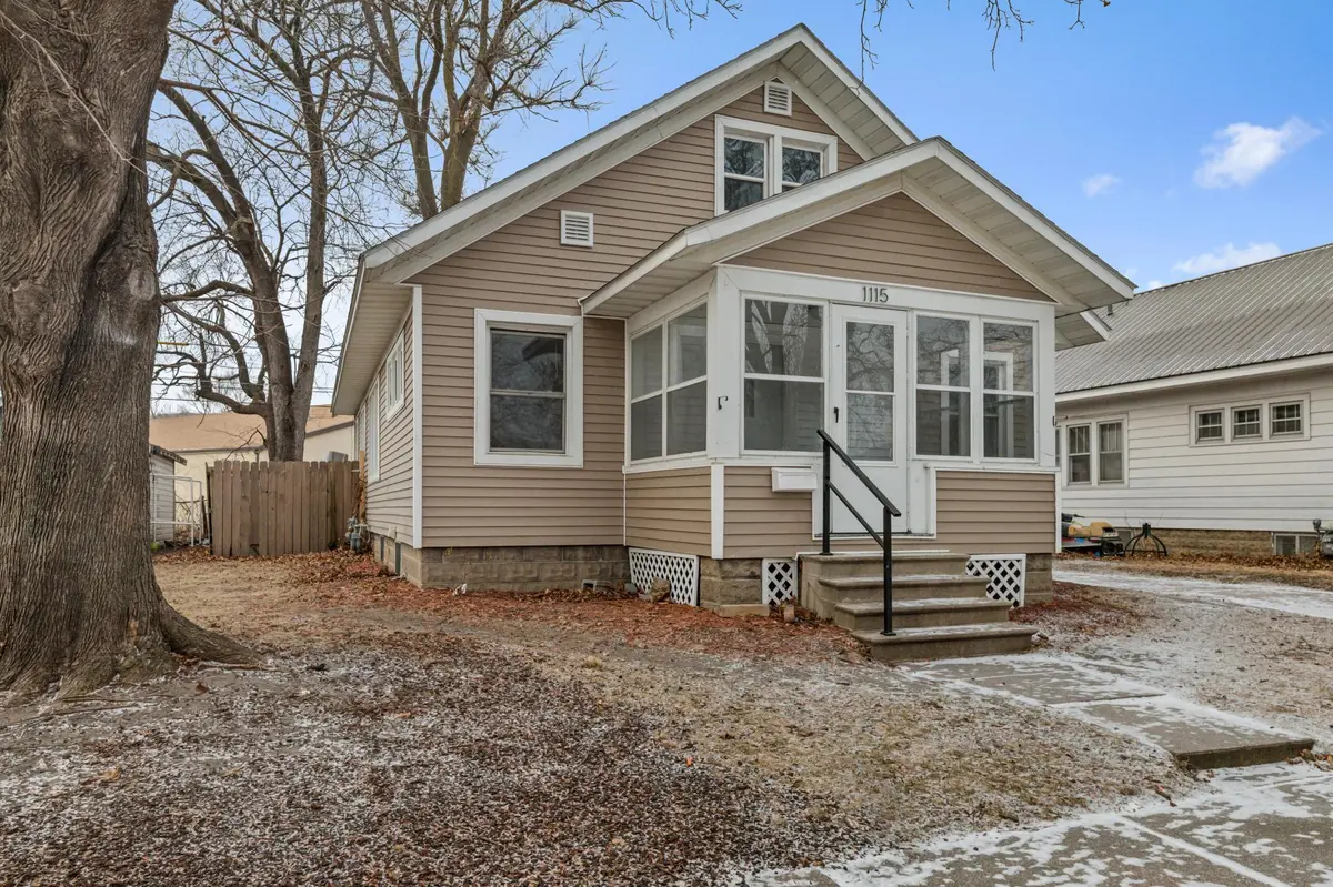 1115 Marian ST, Winona, MN 55987