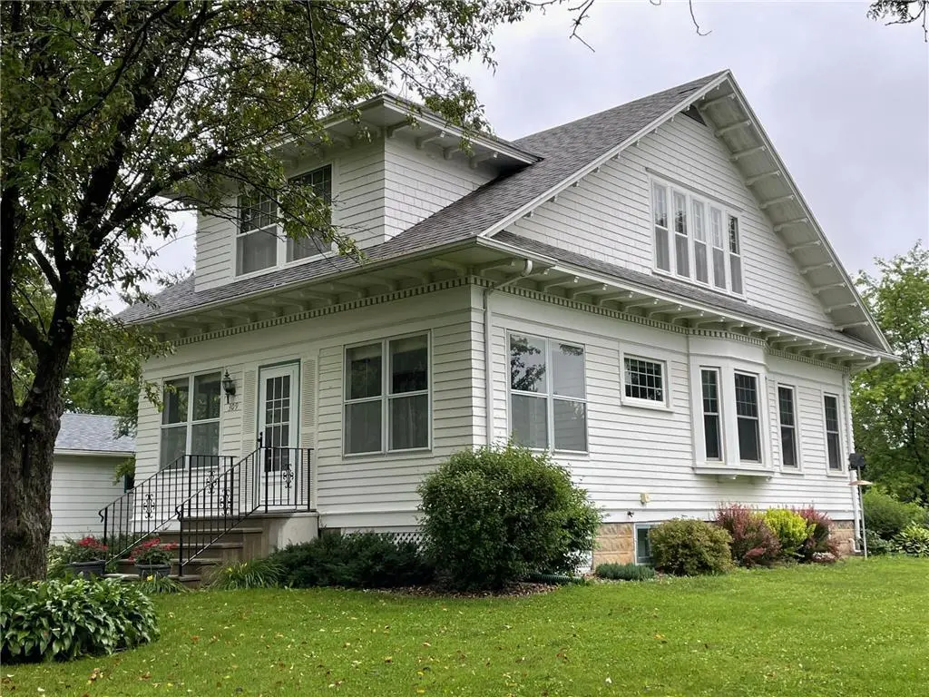 309 2nd AVE SW, Grand Meadow, MN 55936