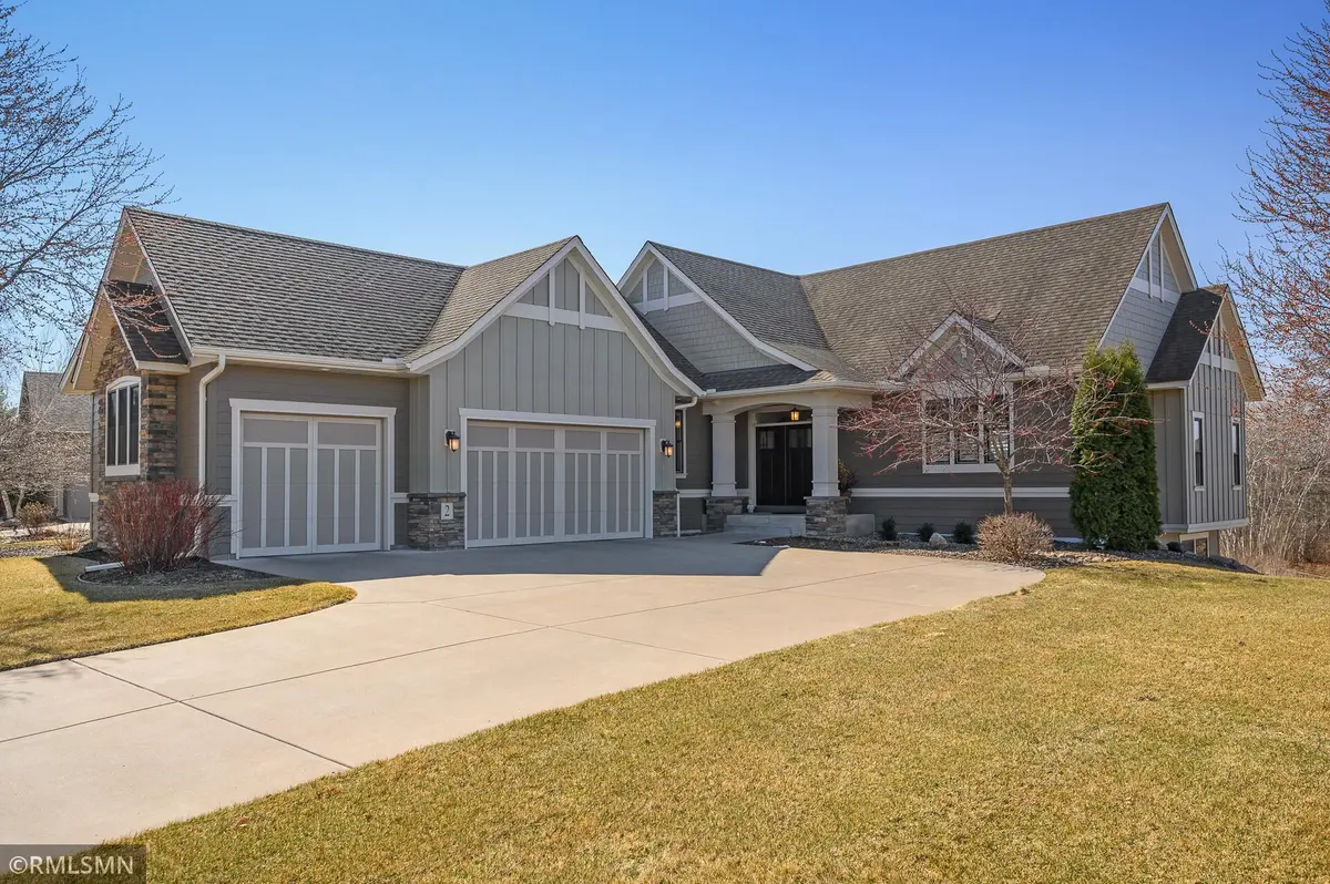 2 Osprey CT, North Oaks, MN 55127