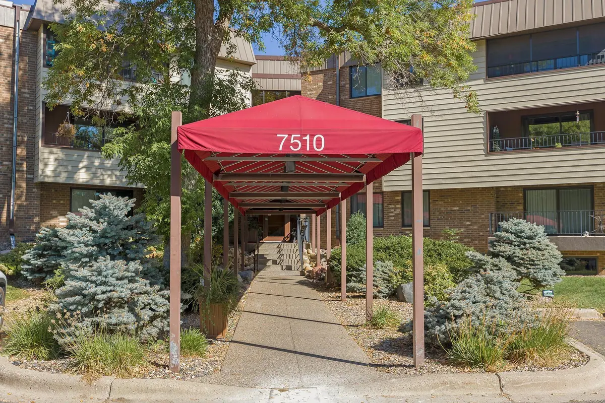 7510 Cahill RD #317B, Edina, MN 55439