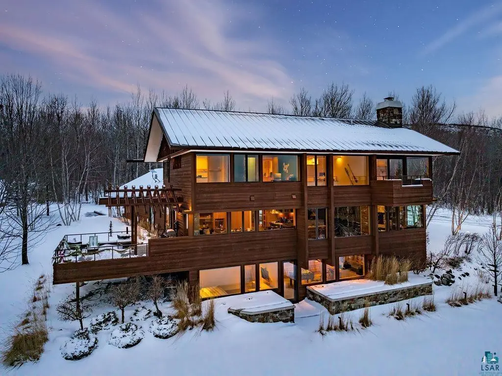 127 Montauk LN, Duluth, MN 55804