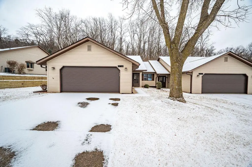1719 Cobblestone CT, Red Wing, MN 55066
