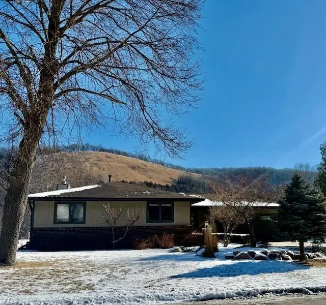 218 Oak Leaf DR, Winona, MN 55987