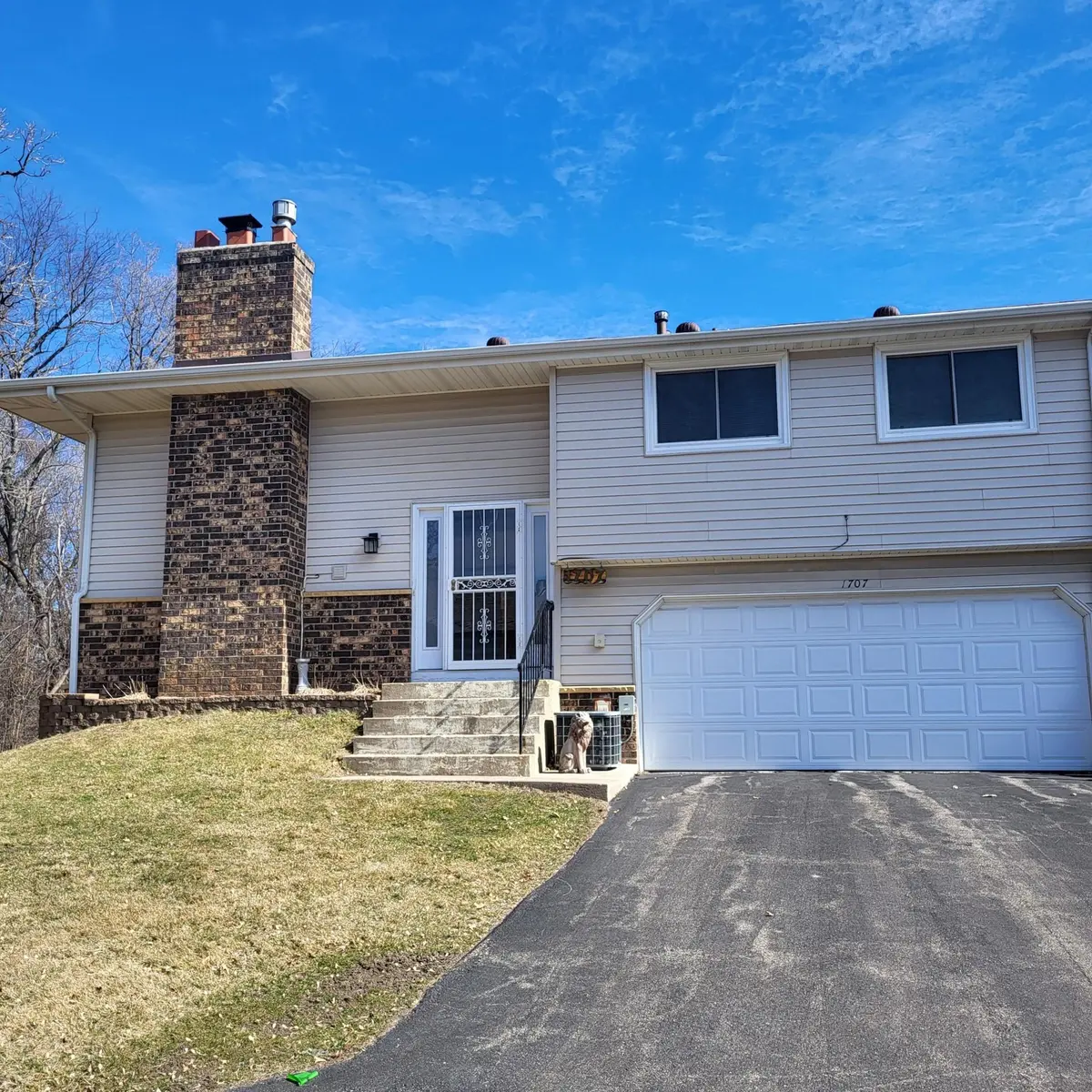 1707 Hickory Hill DR, Eagan, MN 55122