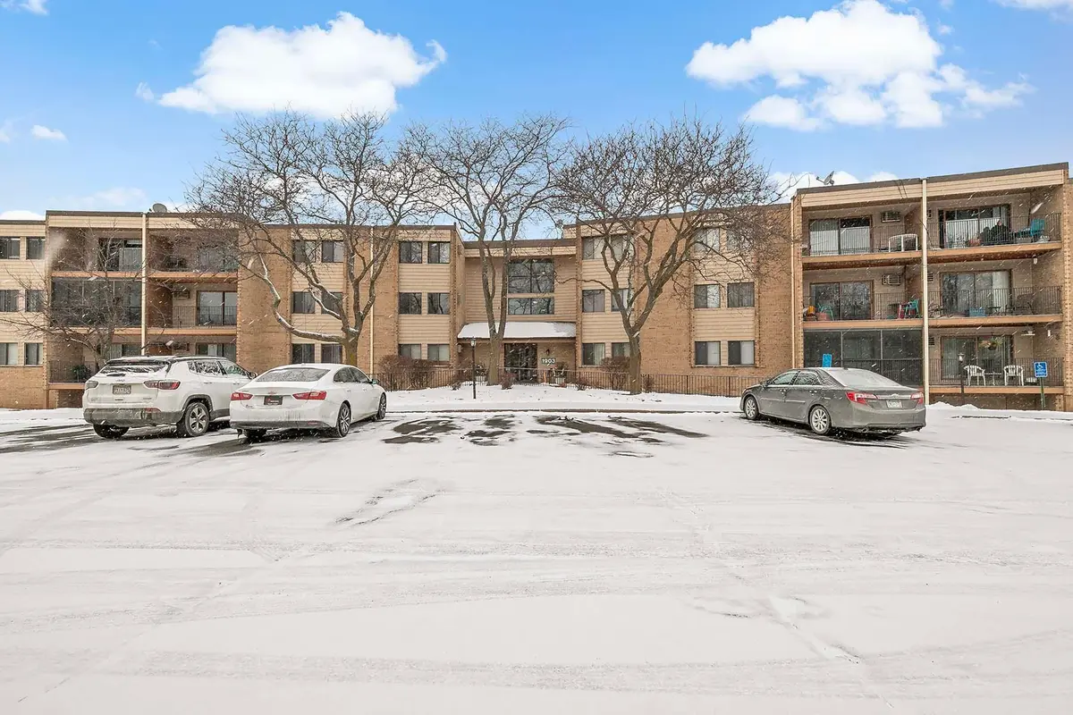 1903 Silver Bell RD #212, Eagan, MN 55122