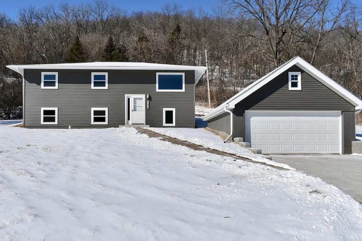 131 Oskamp CIR, Winona, MN 55987