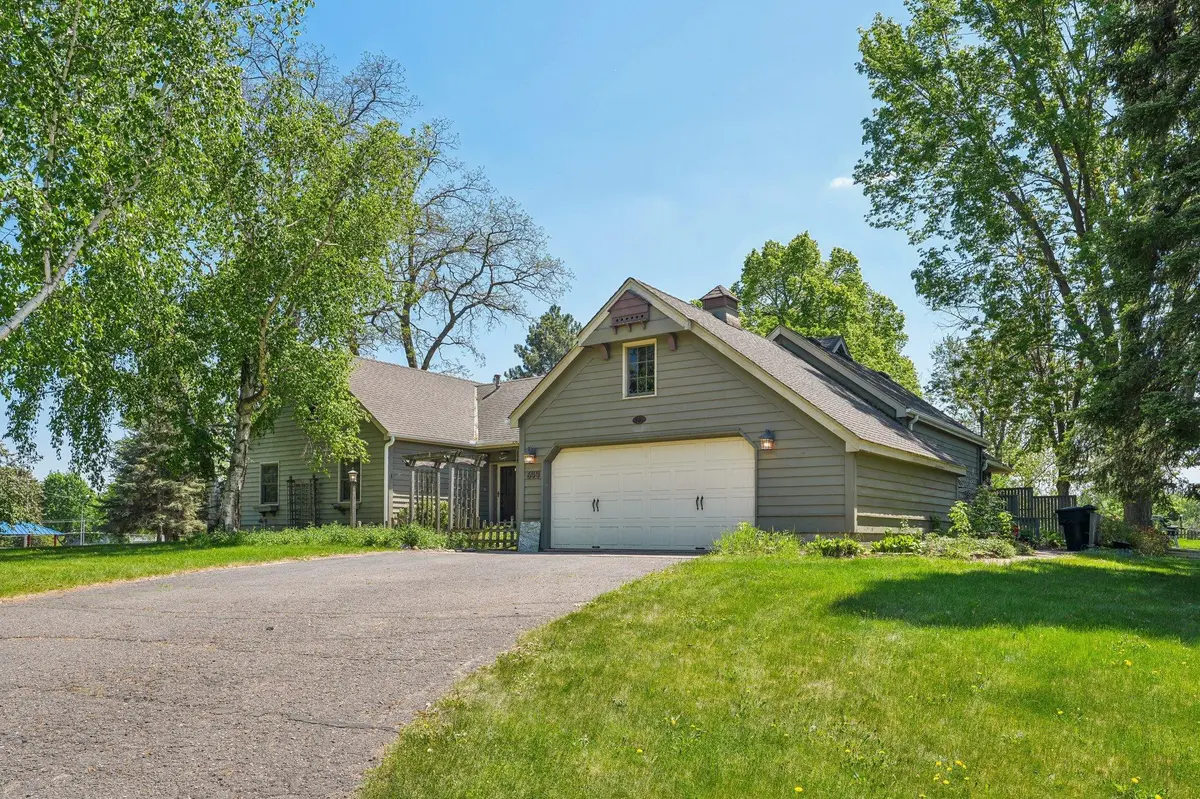 644 11th AVE SE, Forest Lake, MN 55025