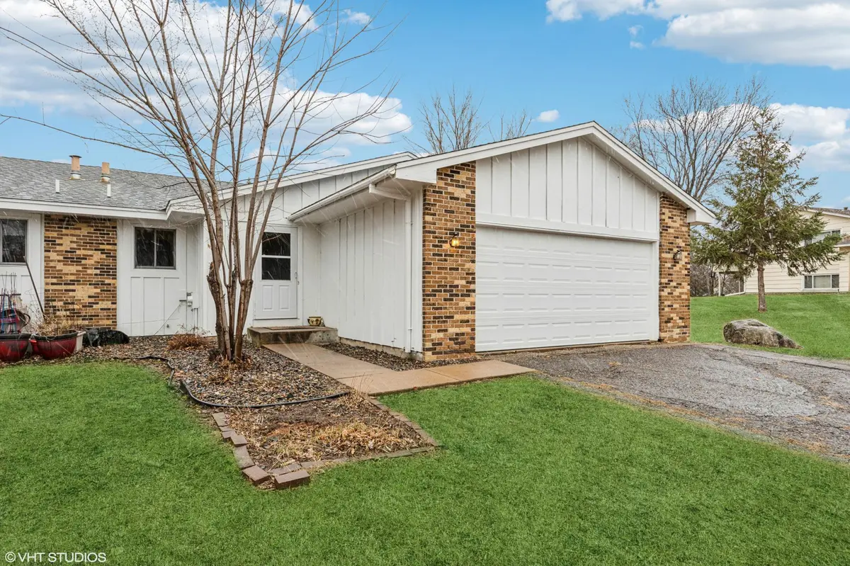 2515 Birchview LN, Minnetonka, MN 55305