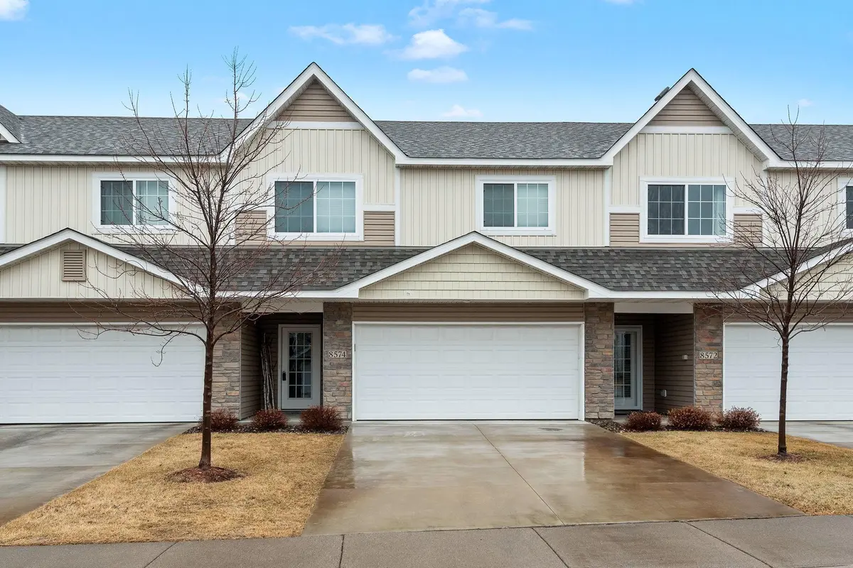 8574 Gateway CIR, Monticello, MN 55362