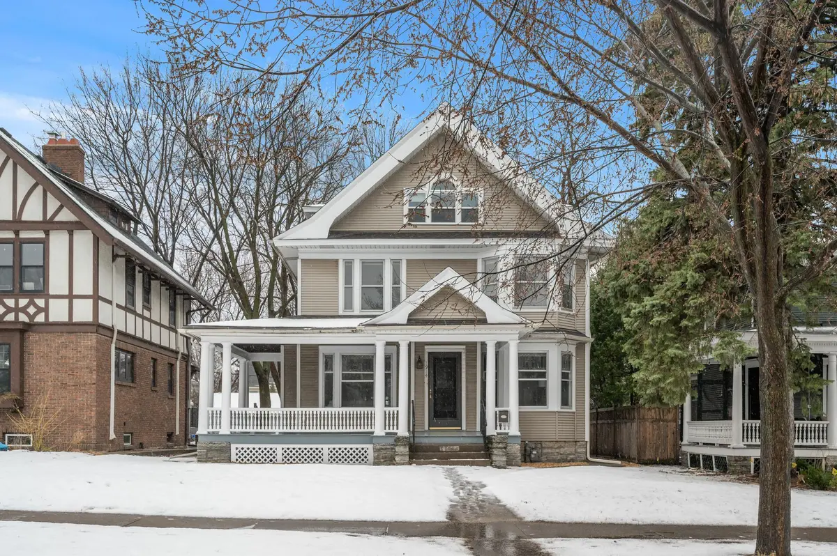 1914 Selby AVE, Saint Paul, MN 55104