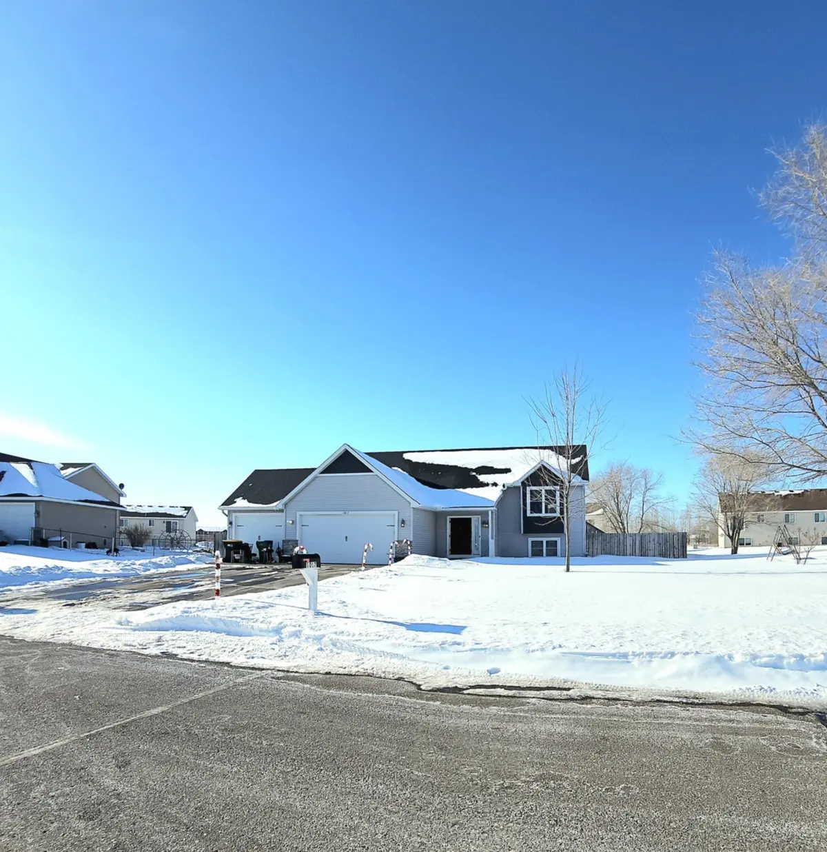 1017 Taft ST S, Cambridge, MN 55008