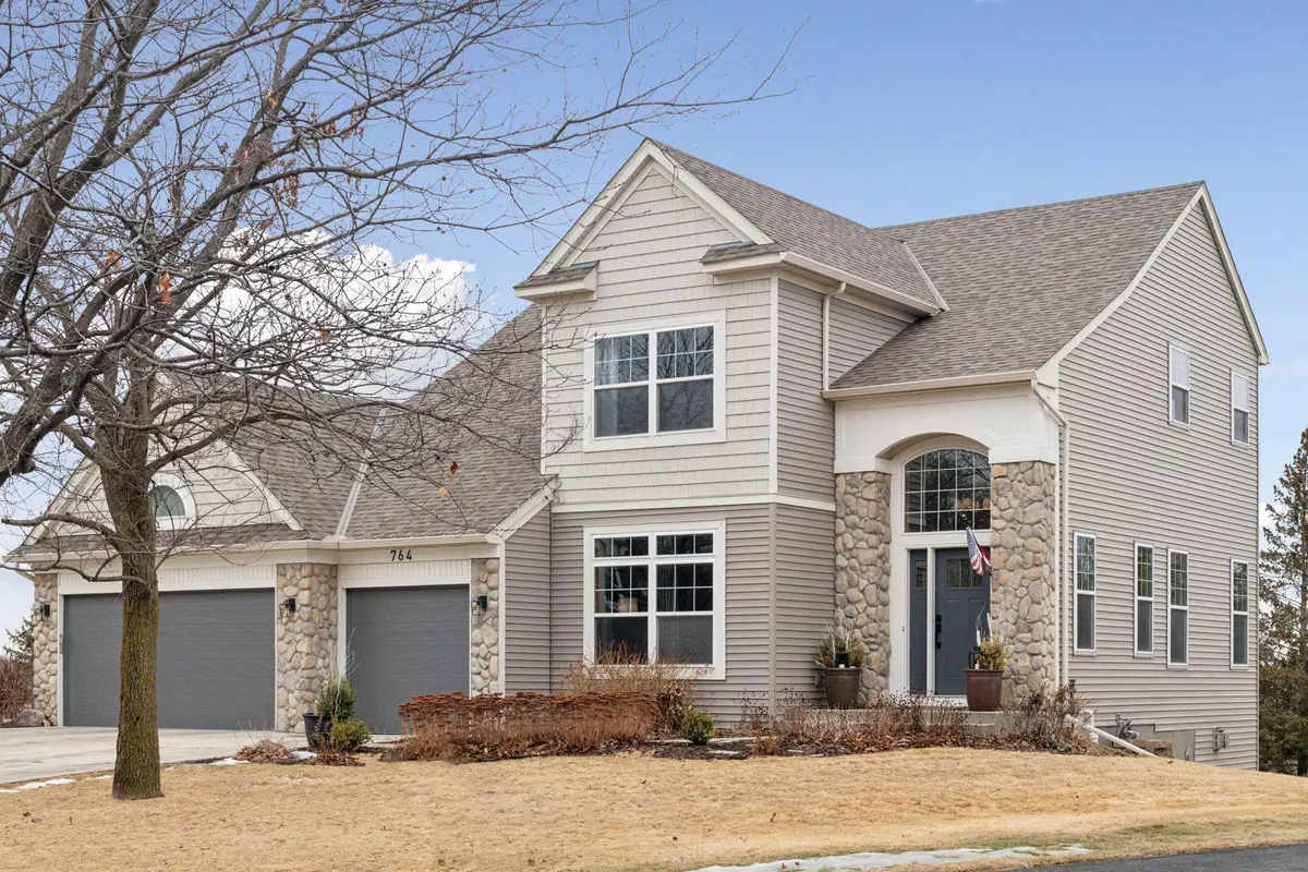 764 Oak CIR, Victoria, MN 55386