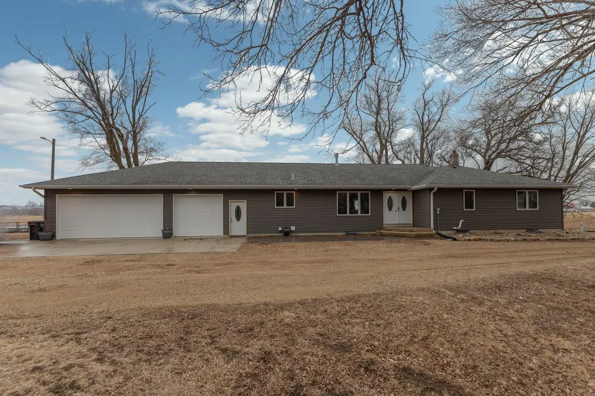 33800 550th AVE, Blooming Prairie, MN 55917