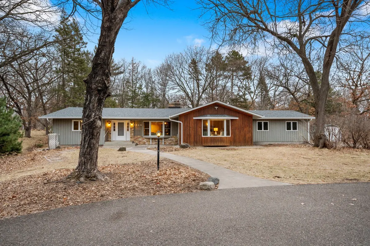1424 Hallam AVE N, Mahtomedi, MN 55115