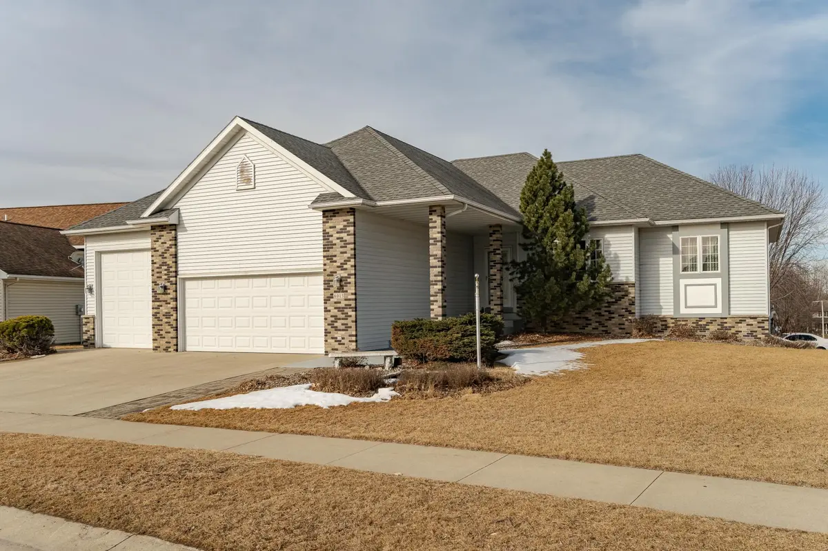 6013 Shetland DR NW, Rochester, MN 55901