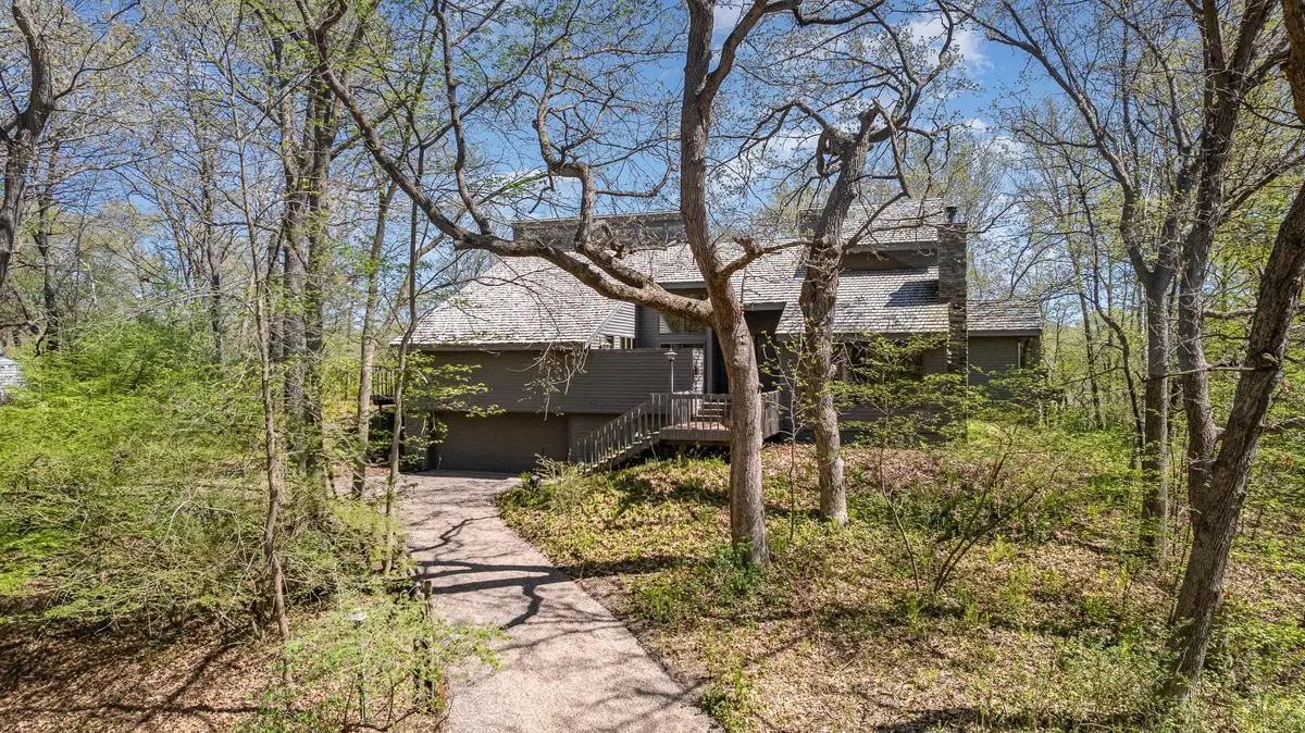 6 Crocus LN, North Oaks, MN 55127