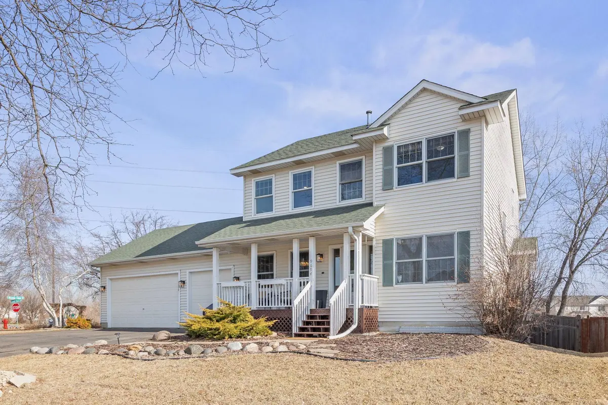 9694 Winslow Chase N, Maple Grove, MN 55311