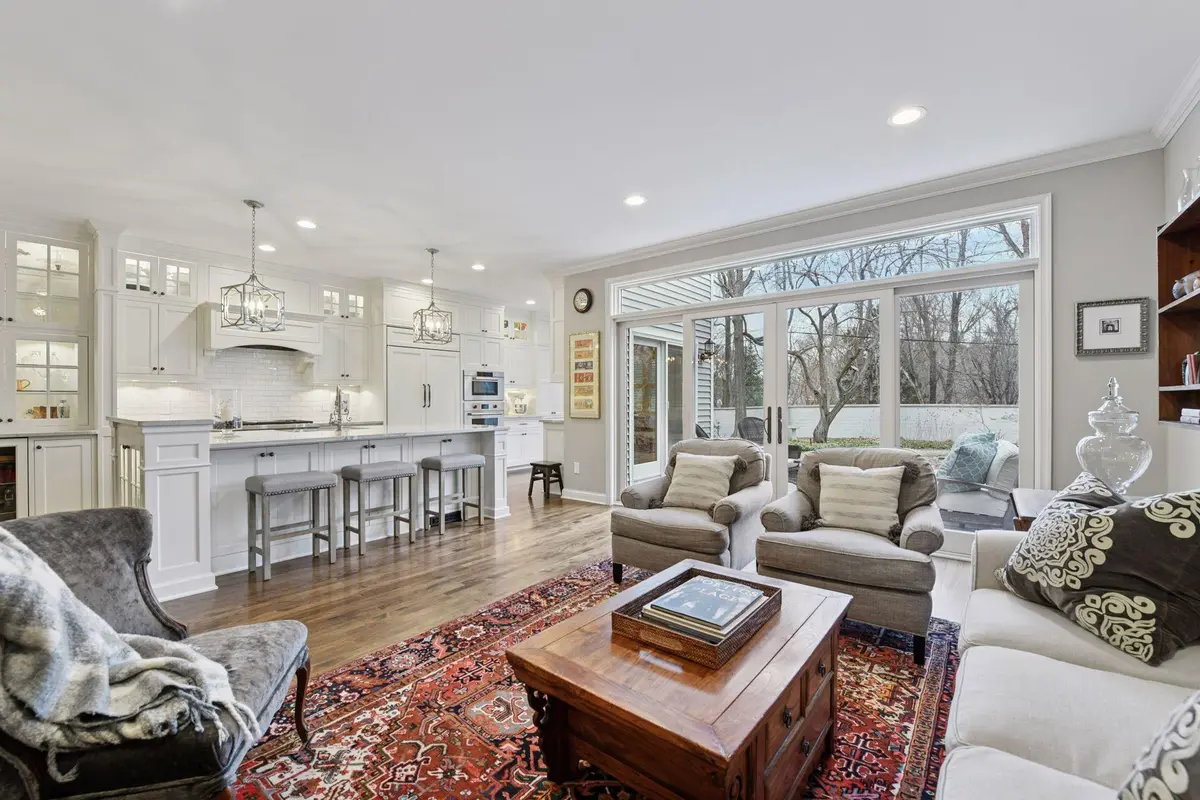 4610 France AVE S, Edina, MN 55410