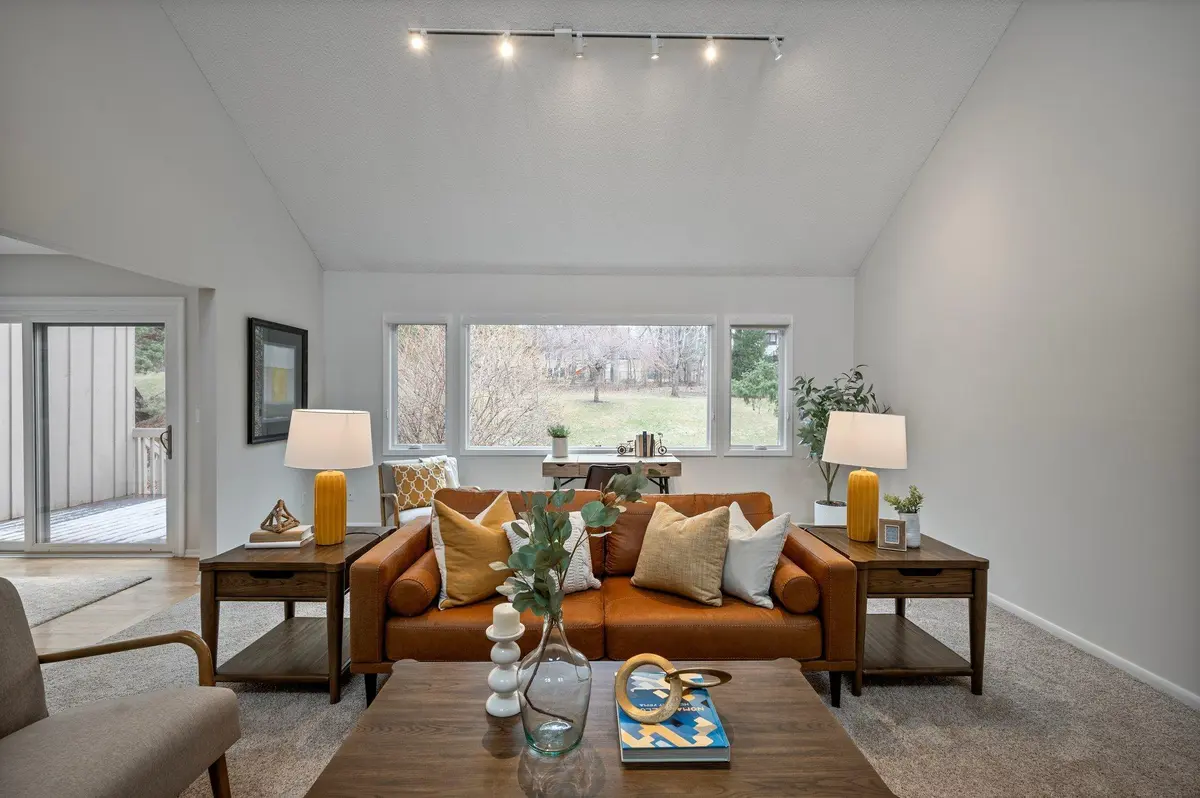 5721 Duncan LN, Edina, MN 55436