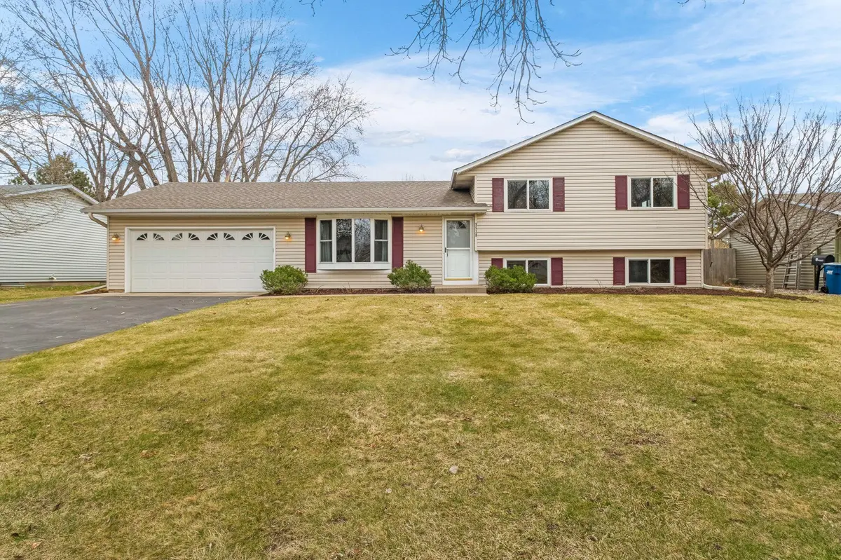 9528 Glacier LN N, Maple Grove, MN 55369