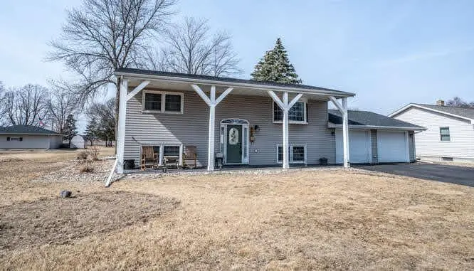 809 9th ST, Gaylord, MN 55334