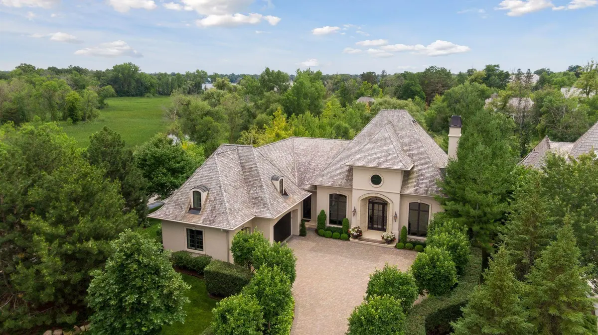 1650 Locust Hills PL, Wayzata, MN 55391