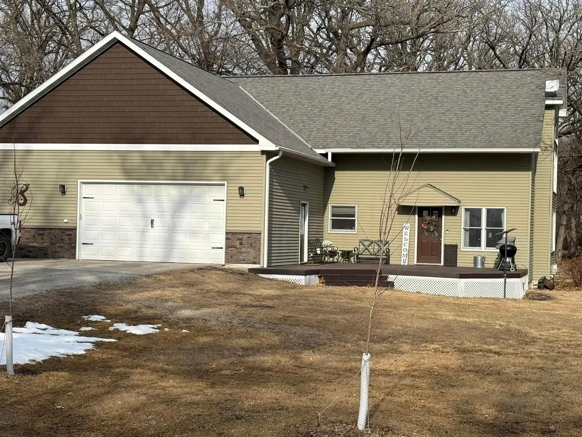 33920 98th ST, Waseca, MN 56093