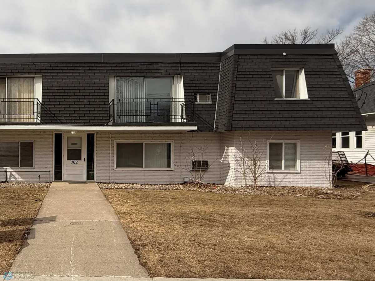 702 Oak ST N ##D, Fargo, ND 58102