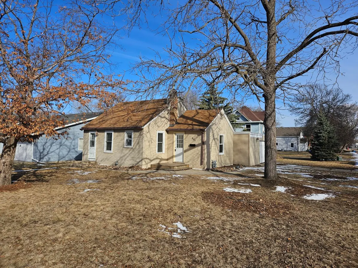 521 5th AVE E, Alexandria, MN 56308