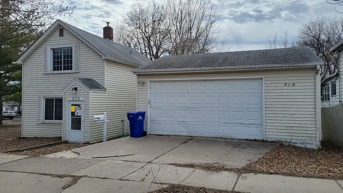 906 Wilson AVE, Saint Paul, MN 55106