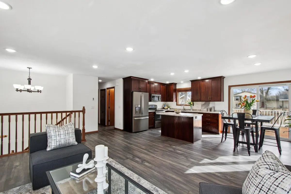 701 S Gilman AVE, Litchfield, MN 55355
