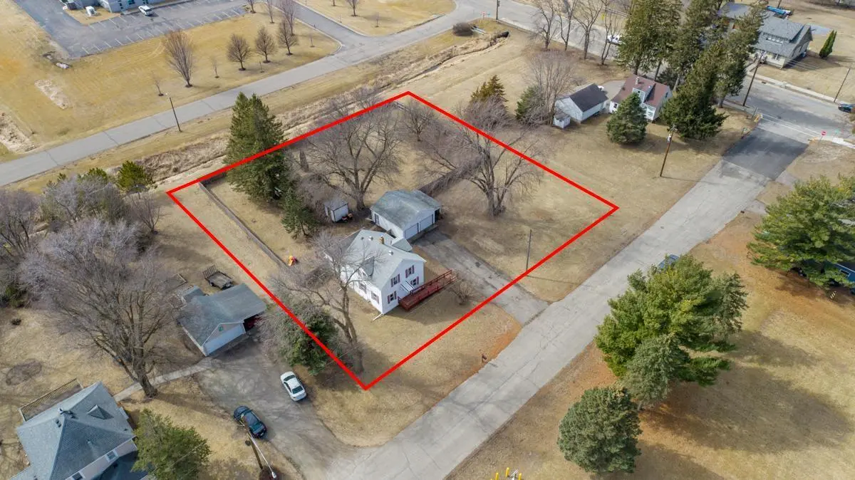 26 E Chestnut ST, Morristown, MN 55052