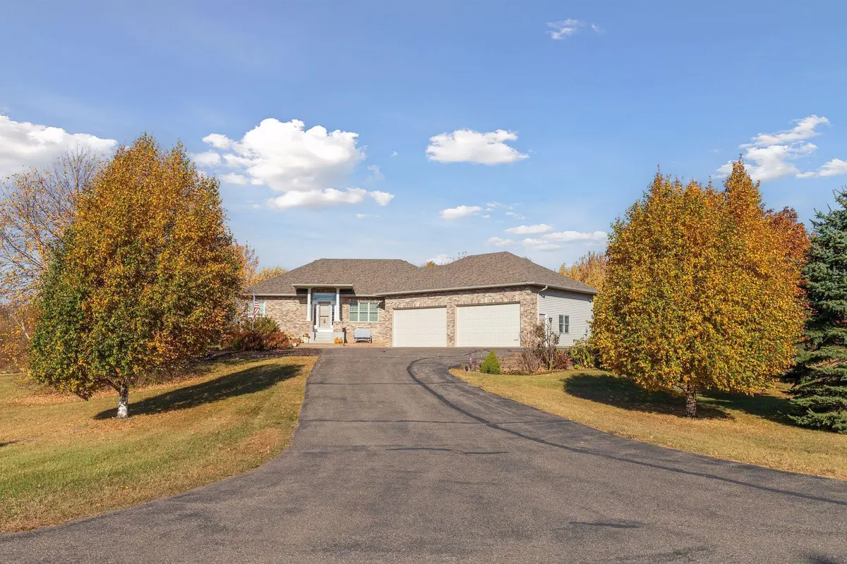 18712 Fontana ST, Wyoming, MN 55092