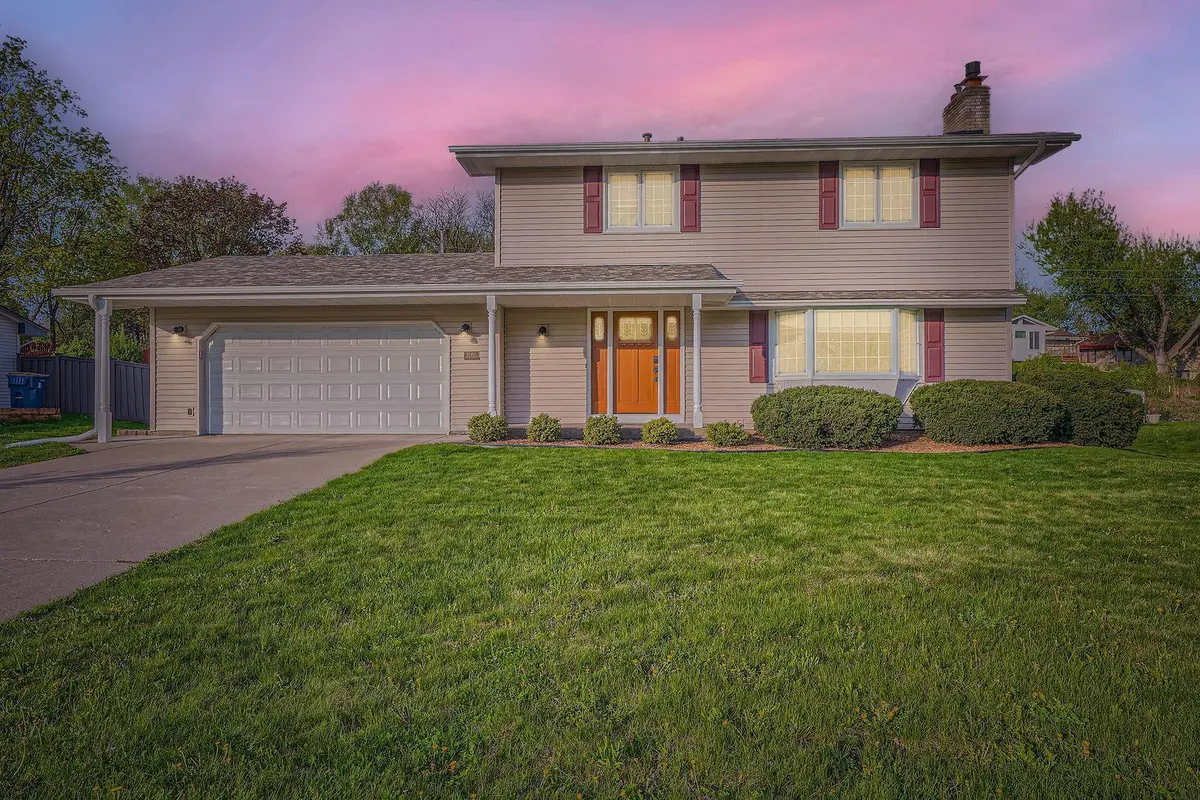 3105 Mcleod ST, Burnsville, MN 55337