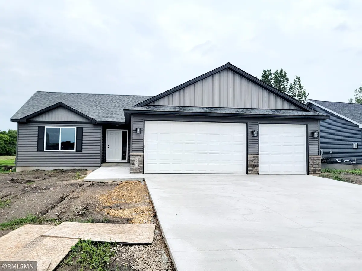 708 Northwood DR, Janesville, MN 56048