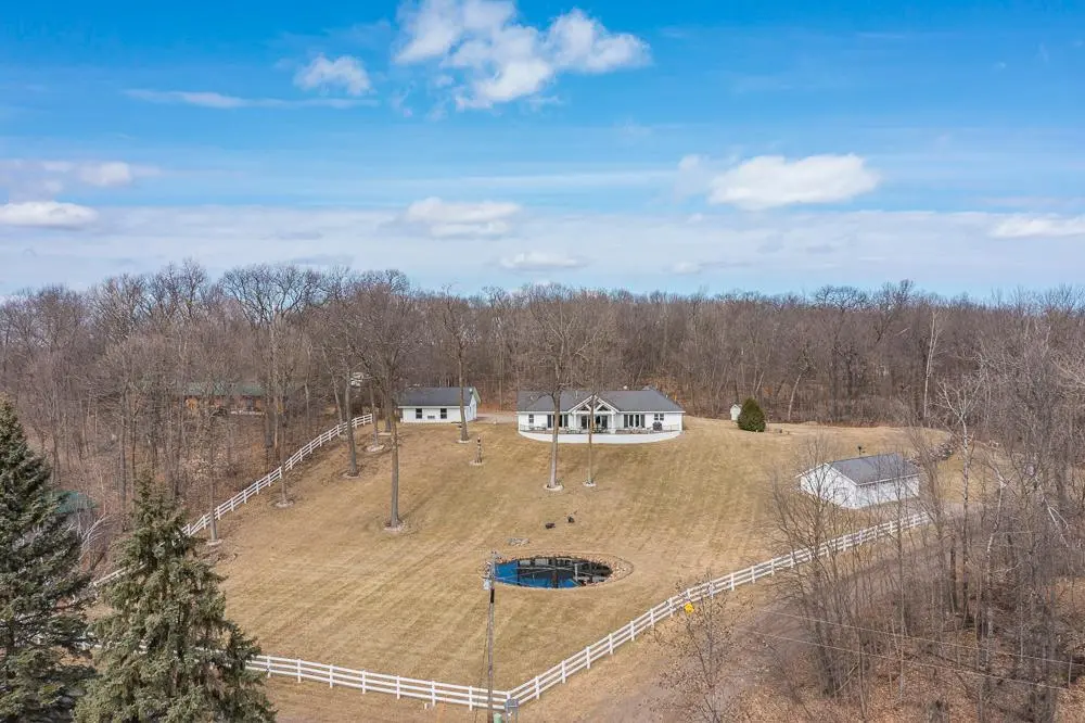 17950 Skyline DR, Garrison, MN 56450