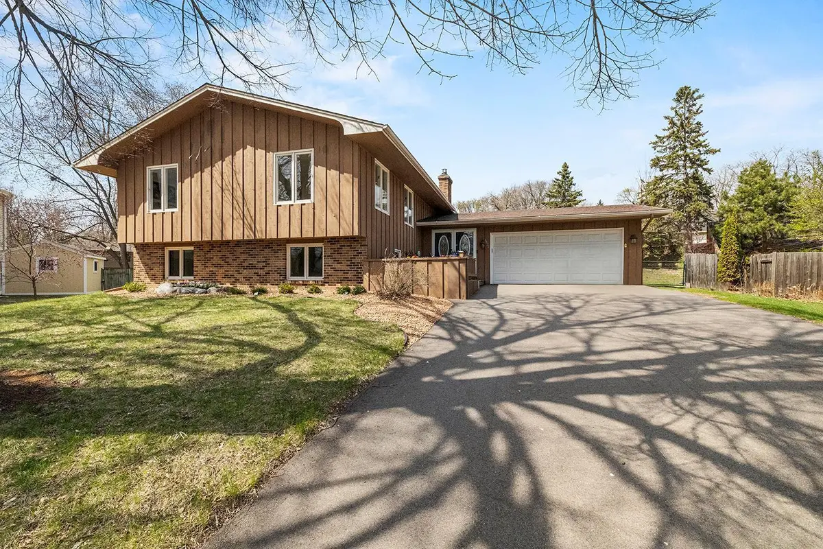 10223 Rich CIR, Bloomington, MN 55437